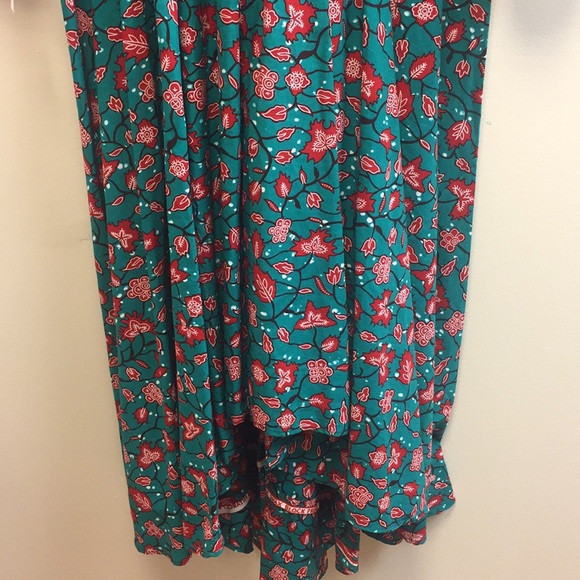 Evening Wear - Picture 3 of 3